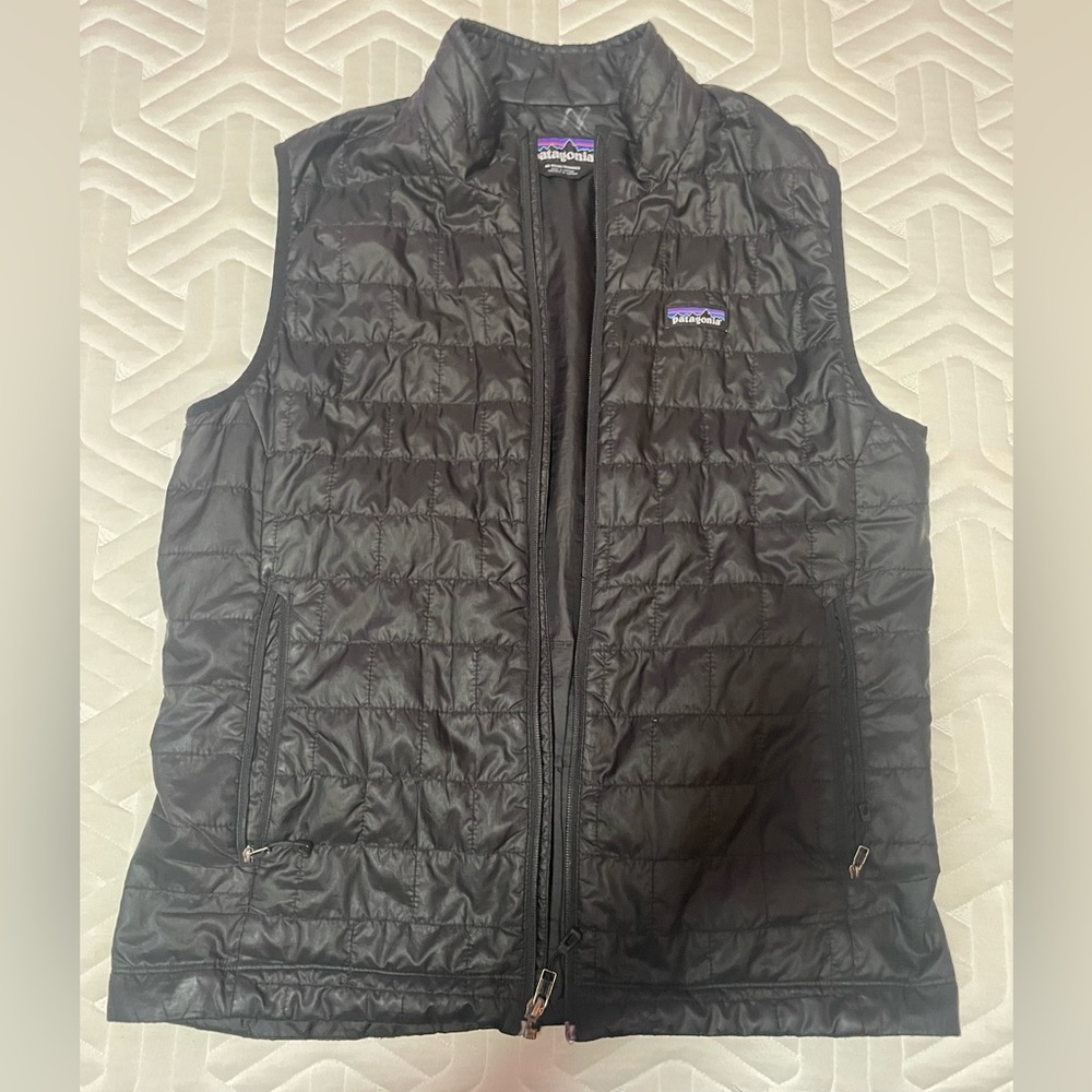 Patagonia puffer vest size MEDIUM